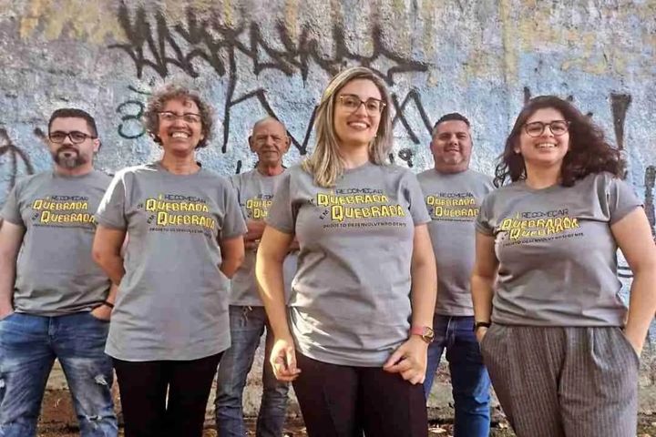 Equipe do Instituto Recomeçar — projeto De Quebrada em Quebrada
